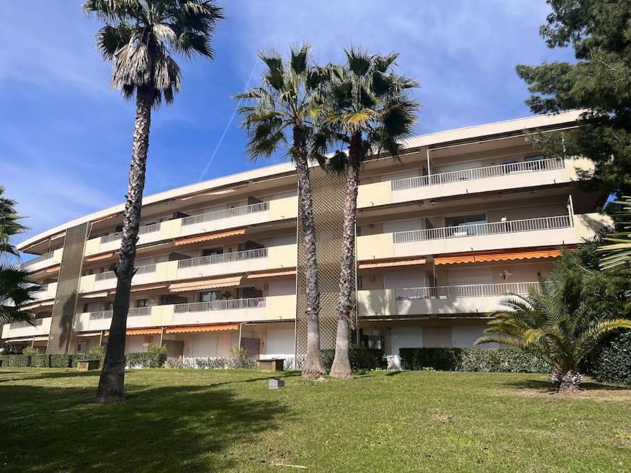 Appartement Avec Terrasse, Vue Jardin Et Piscine Антиб Экстерьер фото